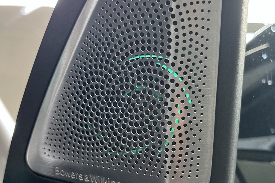 Аудиосистема Bowers & Wilkins Diamond (SA6F1): Продвинутый звук для Вашего BMW Bowers Wilkins Hi Fi premium BMW X7 G0704.jpg