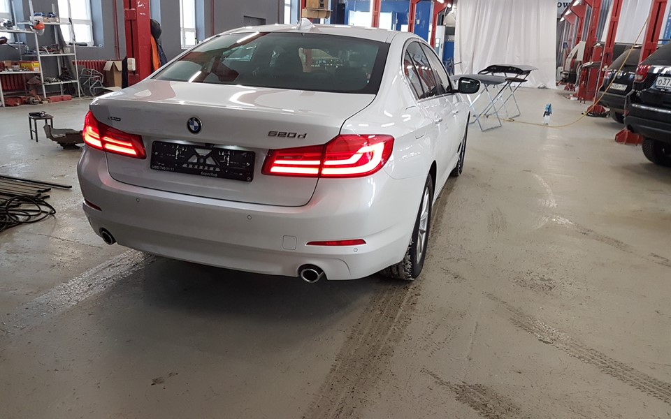 Установили оригинальную камеру заднего вида iCam 4 и Nbt Evo Touch Display на новую Bmw 5 G30 1_lHFkv9a-A.jpg