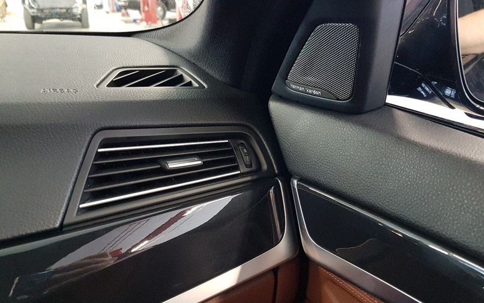 Установили Nbt и динамики Eton с рамками Harman Kardon на Bmw F10, активировали пробки RTTI и Bmw Online кодами gZ-SDhrPUDY.jpg