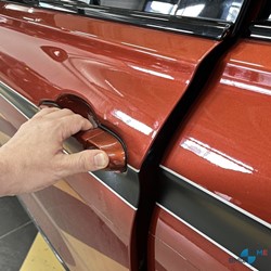 BMW-F30-доводчики-02.jpg