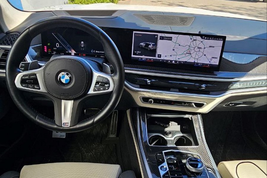BMW-X7-G07-Mybmw-Podpiski-slujbi-05.jpg