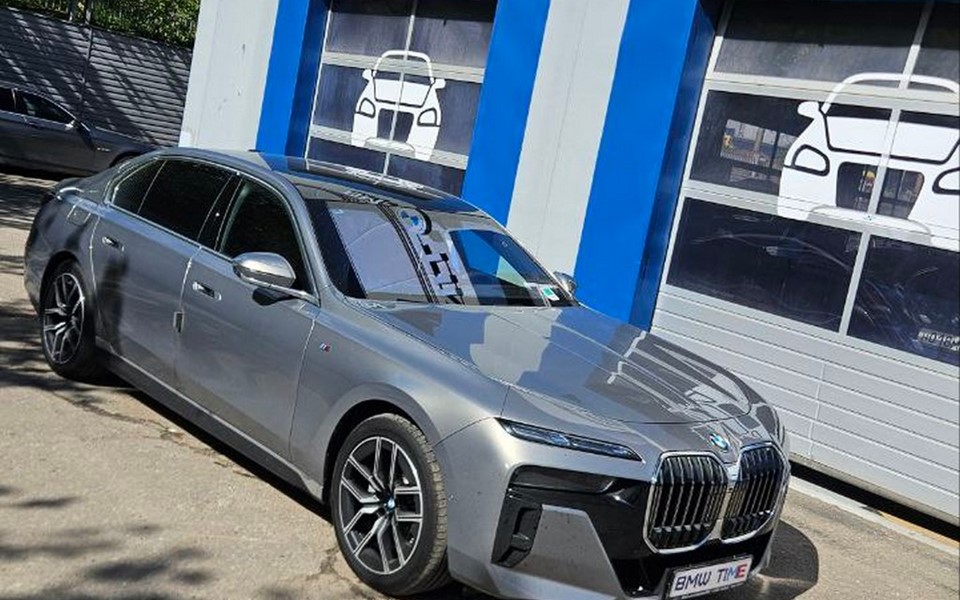 Адаптация BMW 7 G70 из Кореи под европейский рынок bmw-7-g70-rusifikaciya-smena-regiona-08.jpg