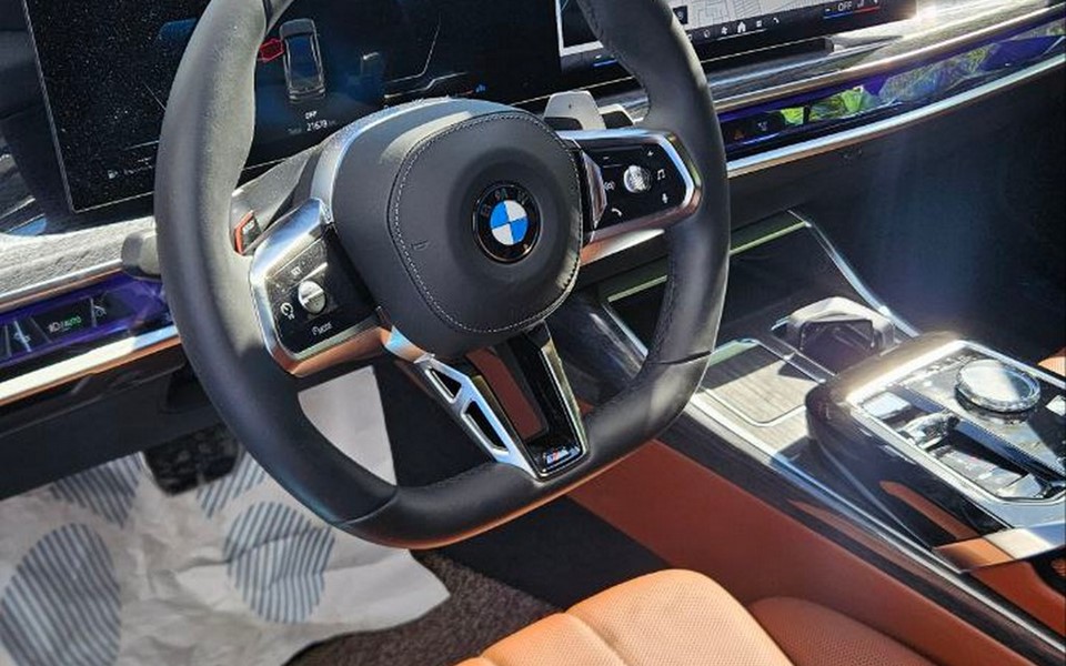 bmw-7-g70-rusifikaciya-smena-regiona-04.jpg