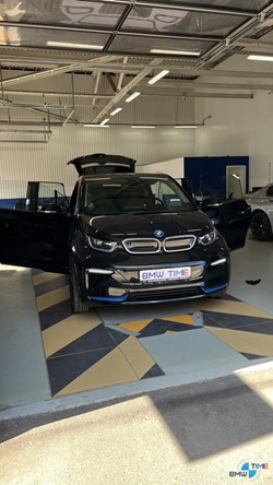 BMW-Time-BMW-i3-camera-CarPlay-004.jpg