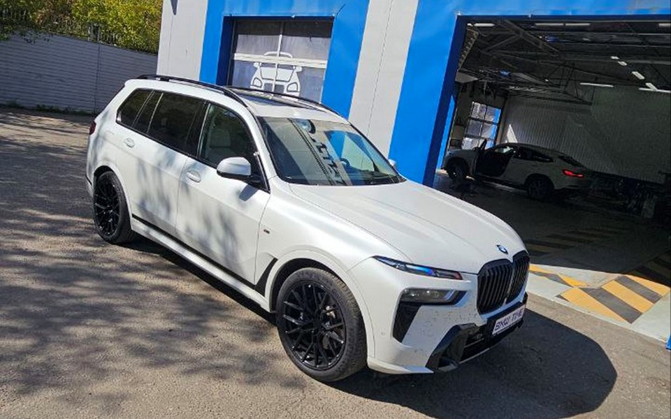 BMW-X7-G07-Mybmw-подписки-службы-06.jpg