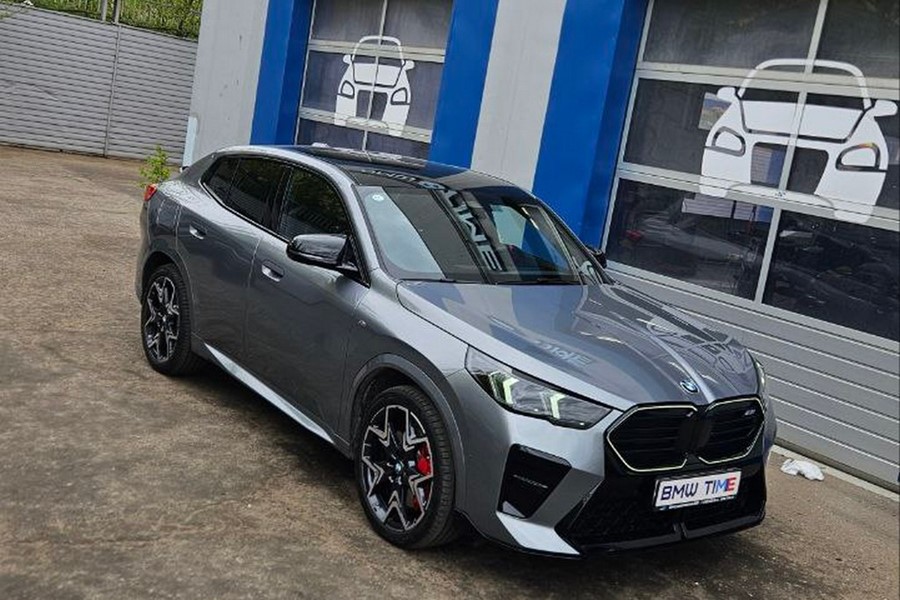 BMW-X2-U10-elektro-farkop-dovodchiki-dverey-05.jpg