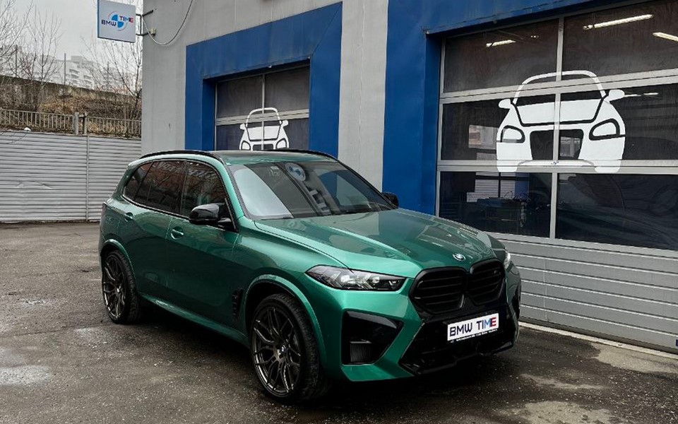 Как улучшить BMW X5M: звук Bowers & Wilkins и видеорегистратор BMW-X5M-F95-LCI-Bowers-01.jpg