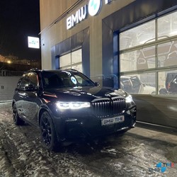 BMW-X7-G07-Iconic Glow-017.jpg