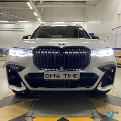 BMW-X7-G07-Iconic Glow-001.jpg