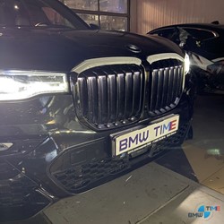 BMW-X7-G07-Iconic Glow-015.jpg