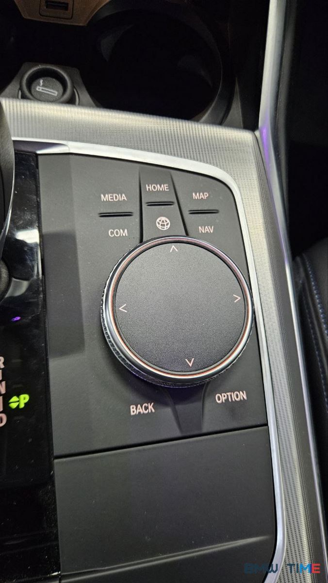 BMW 3 G20 Live Cockpit Professional"S6U3A" и "S3AGA" камера заднего вида