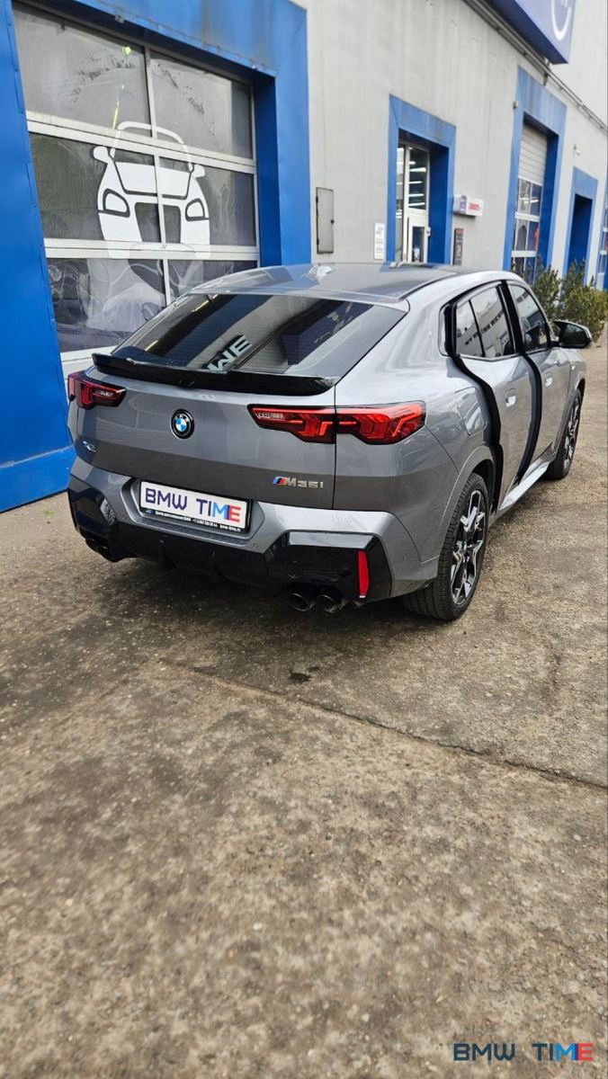 BMW-X2-U10-elektro-farkop-dovodchiki-dverey